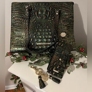Beautiful Brahmin set in Green with Copper accents for Xmas 🎄